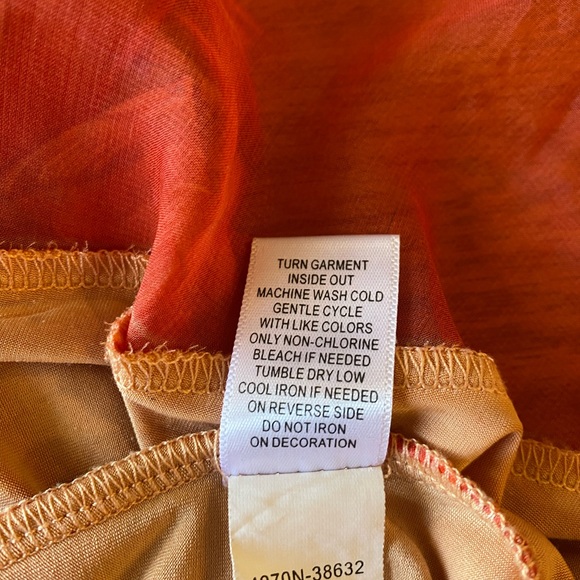 One world top - Picture 8 of 8